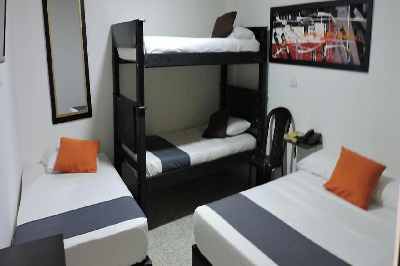 Hotel JC 43 Medellín Buitenkant foto