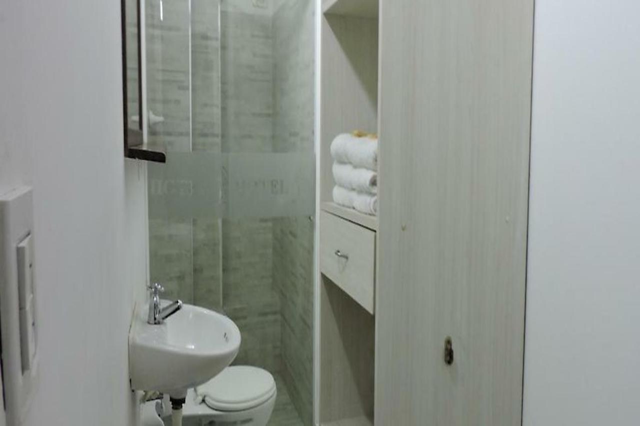 Hotel JC 43 Medellín Buitenkant foto