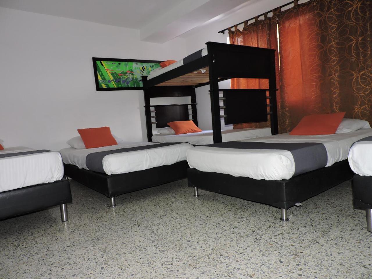 Hotel JC 43 Medellín Buitenkant foto