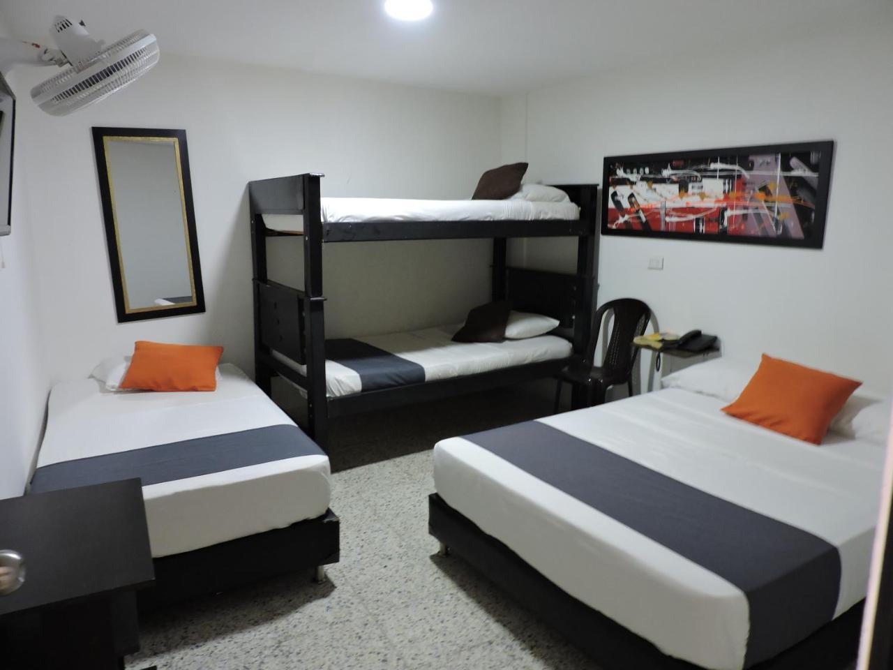 Hotel JC 43 Medellín Buitenkant foto