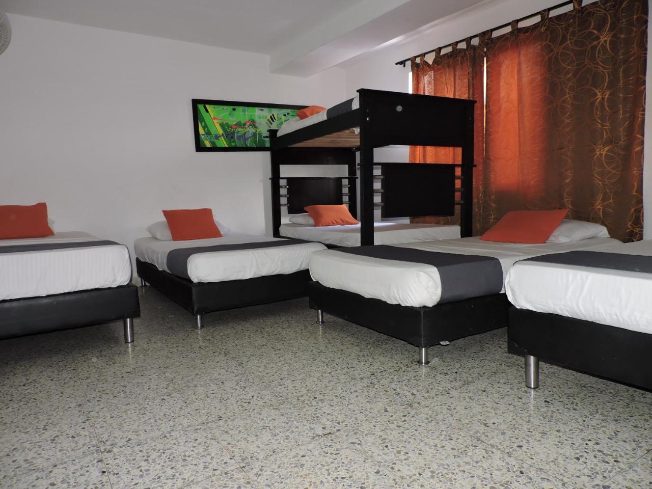 Hotel JC 43 Medellín Buitenkant foto