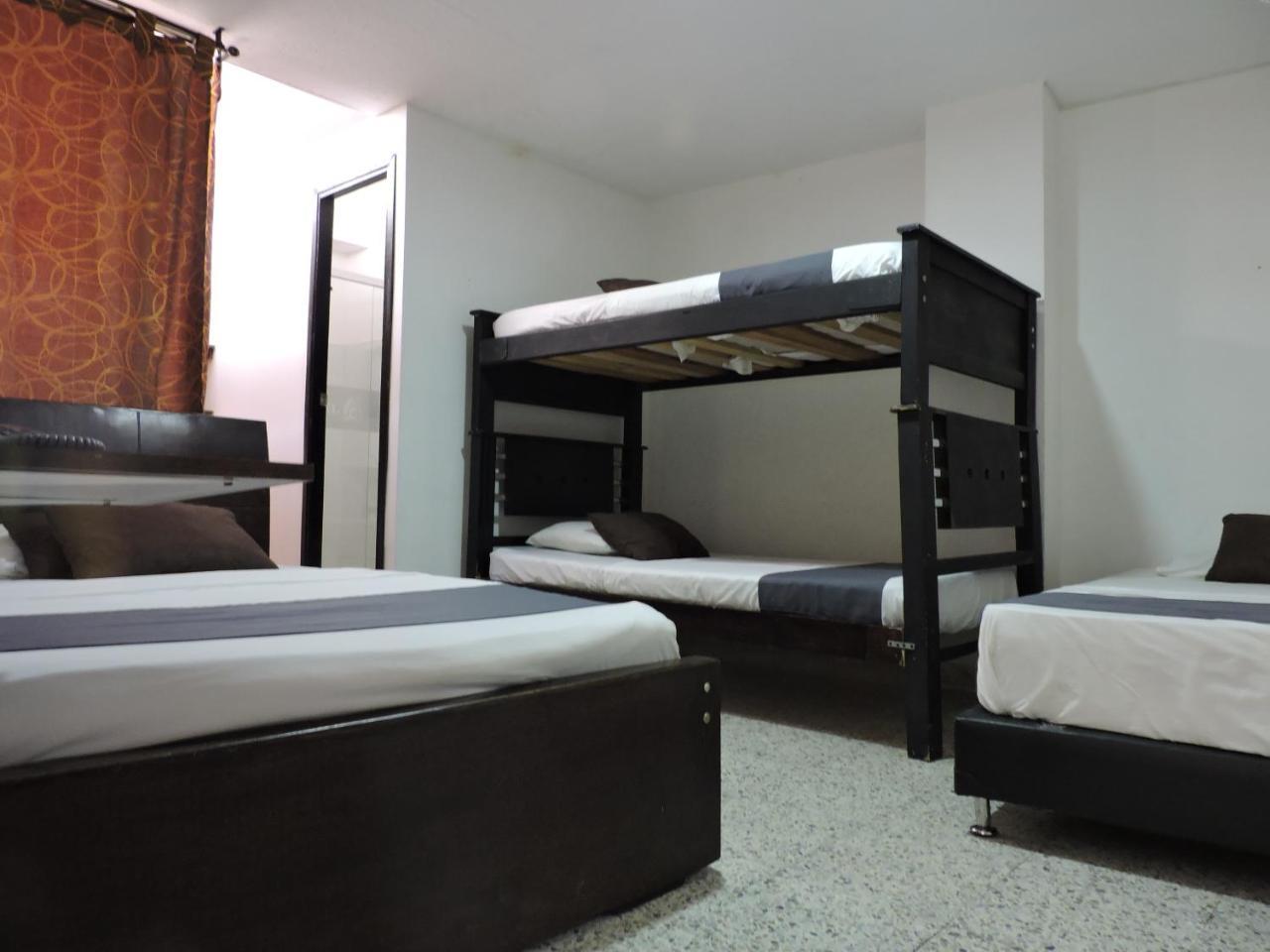 Hotel JC 43 Medellín Buitenkant foto