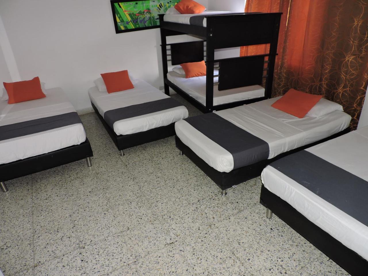 Hotel JC 43 Medellín Buitenkant foto