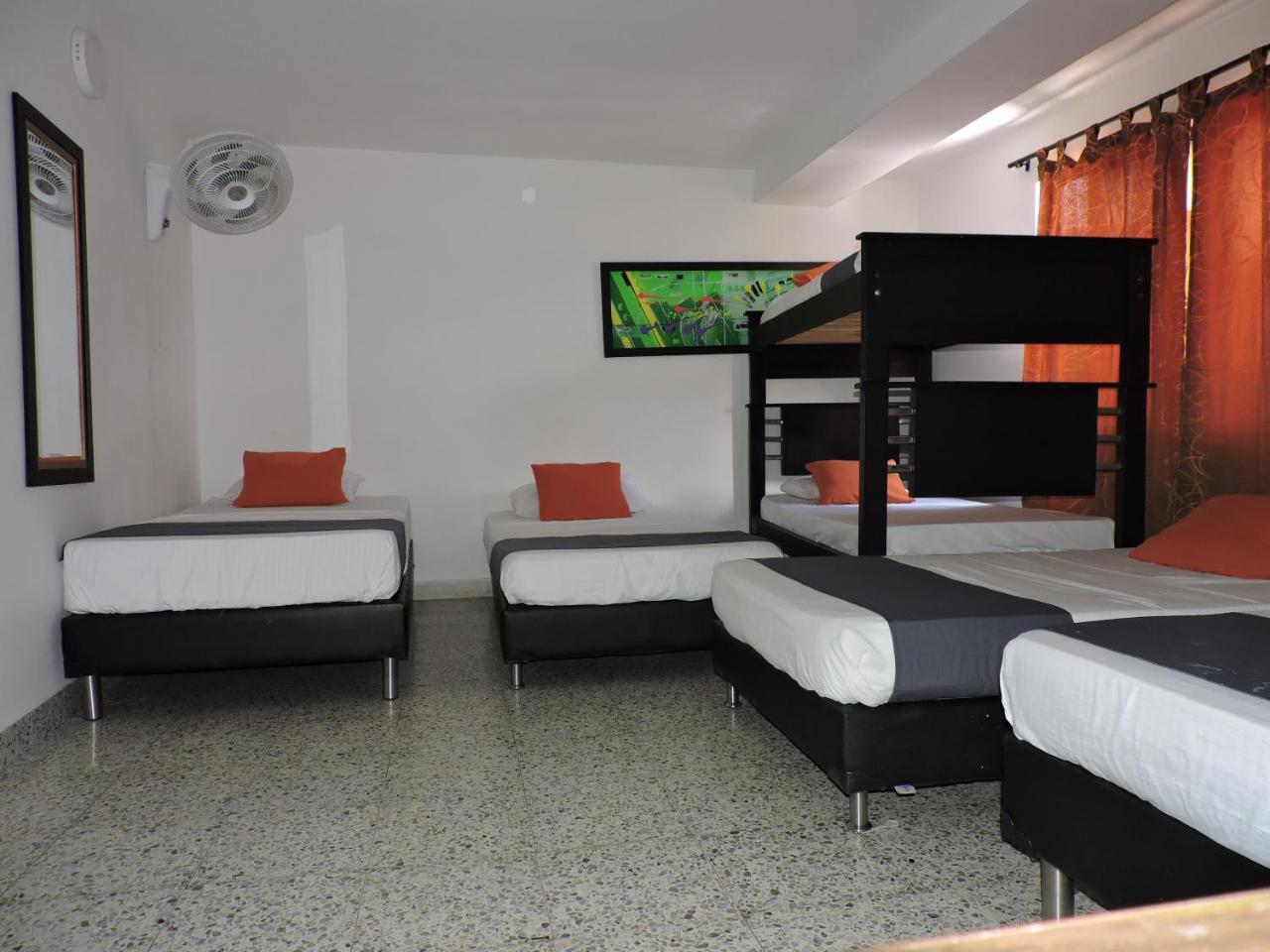 Hotel JC 43 Medellín Buitenkant foto
