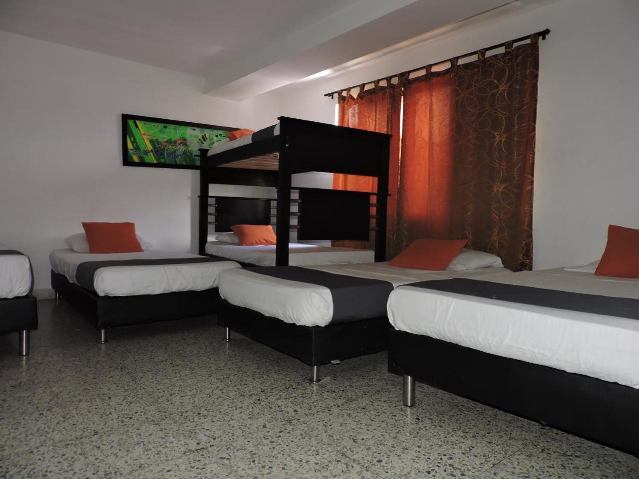 Hotel JC 43 Medellín Buitenkant foto