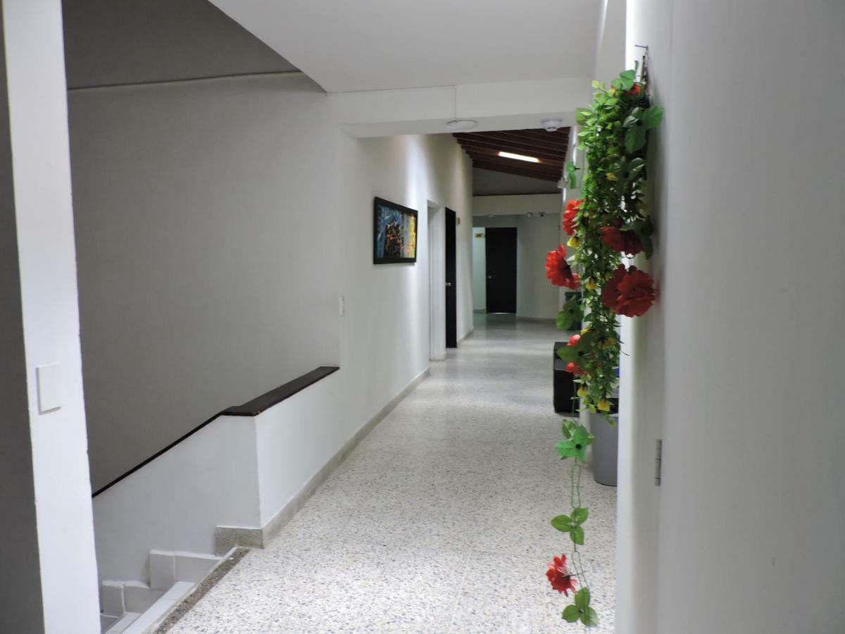 Hotel JC 43 Medellín Buitenkant foto