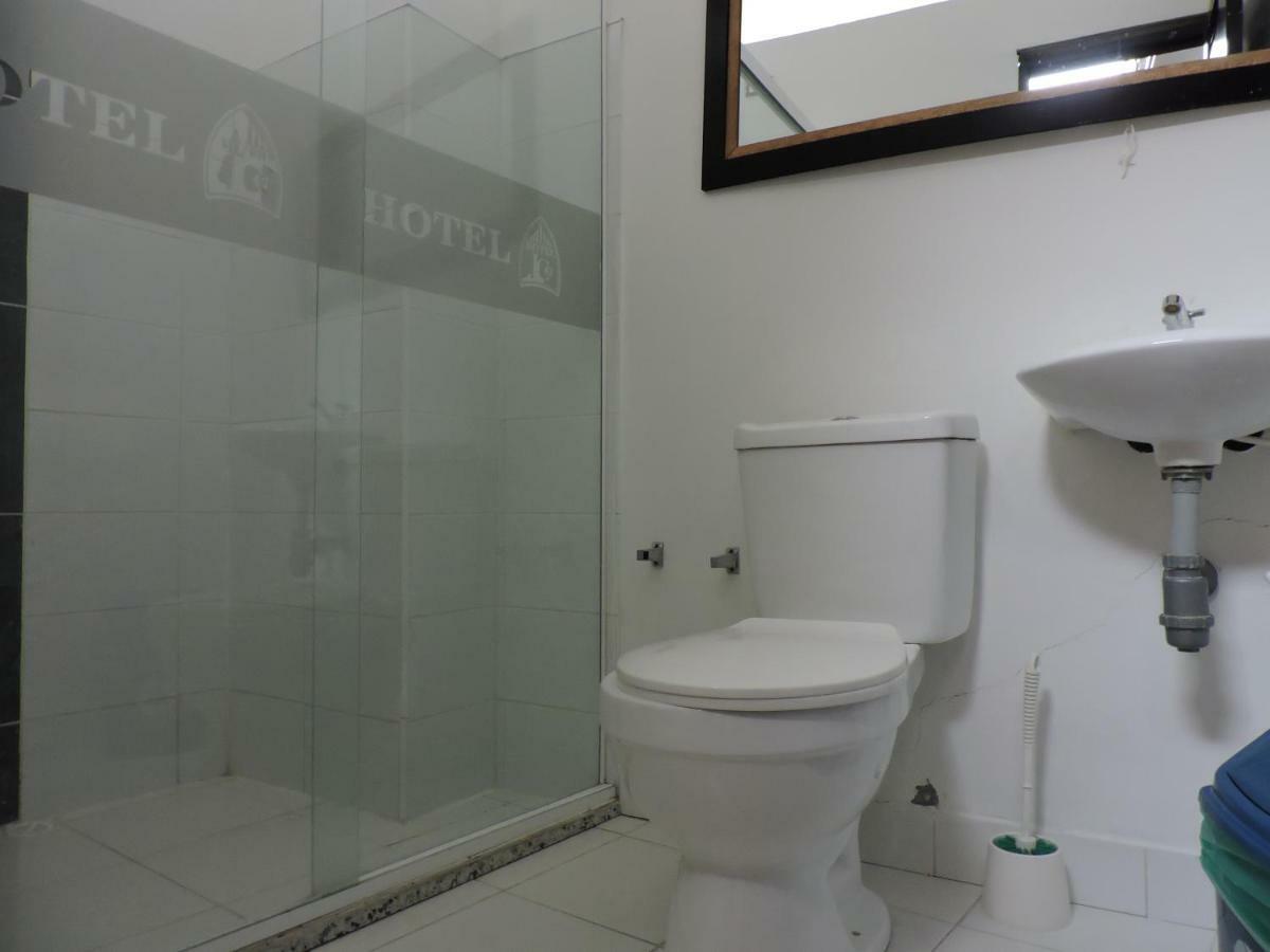 Hotel JC 43 Medellín Buitenkant foto