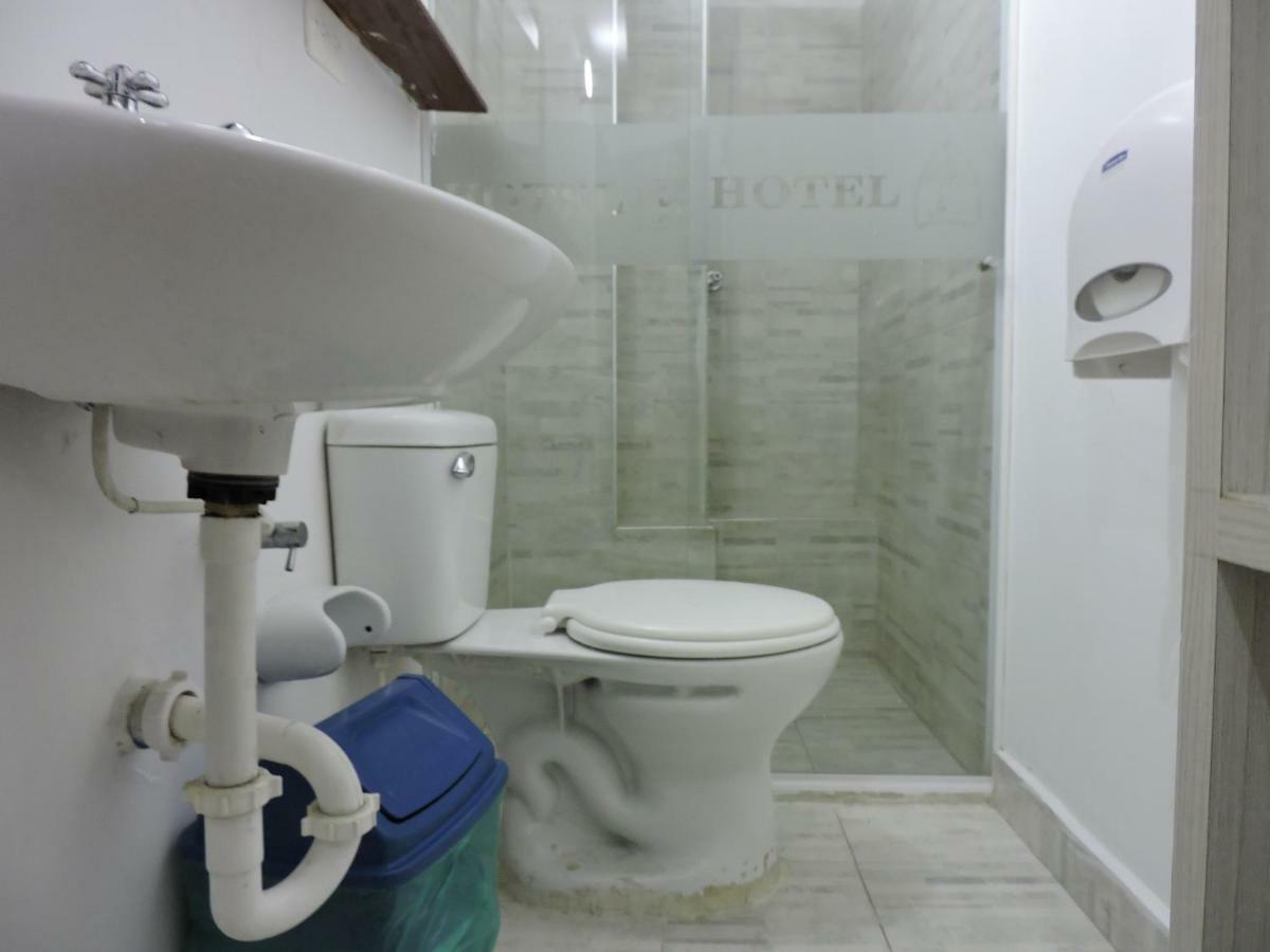 Hotel JC 43 Medellín Buitenkant foto