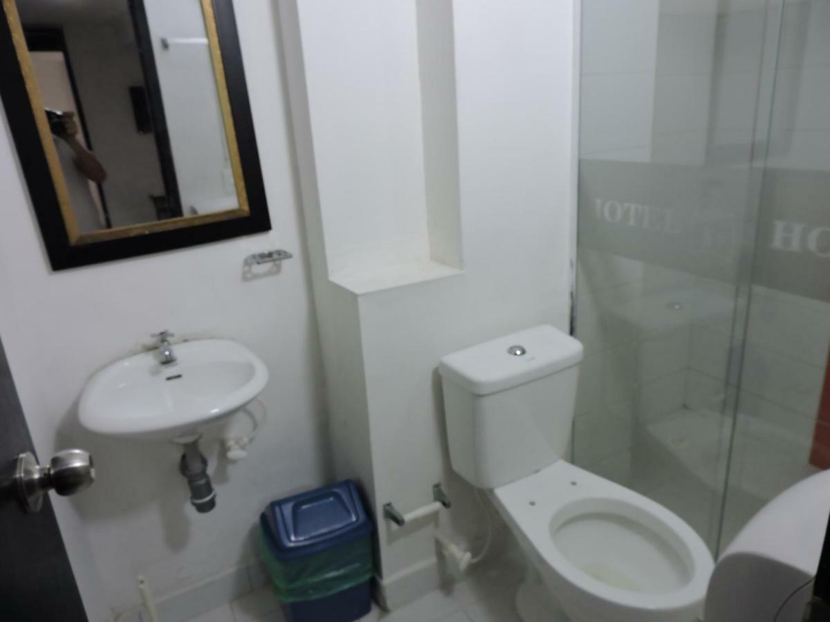 Hotel JC 43 Medellín Buitenkant foto